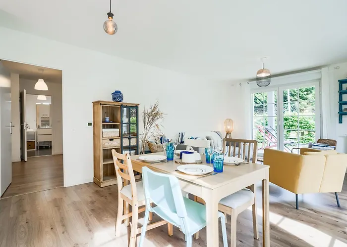 - A Deux Pas De La Apartment