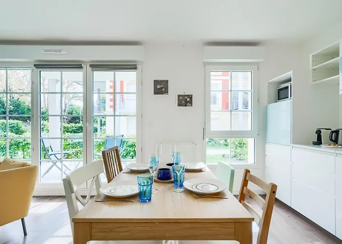 - A Deux Pas De La Apartment