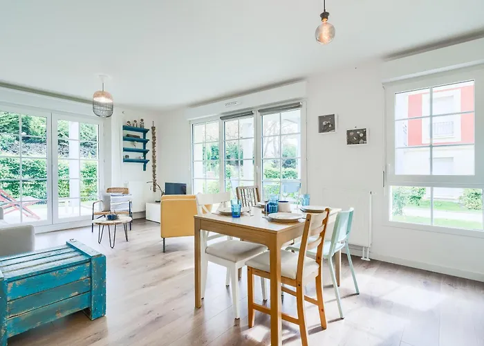 - A Deux Pas De La Apartment